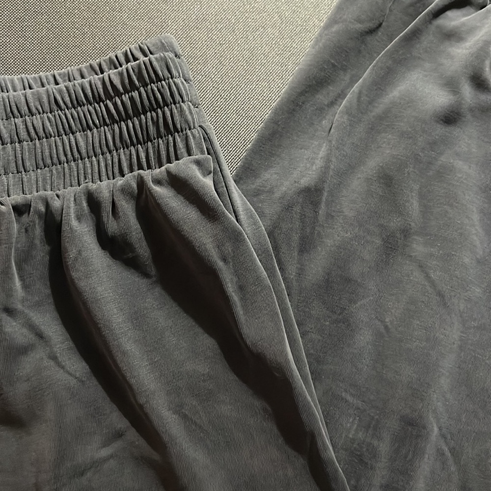 Express Joggers - Picture 2 of 5